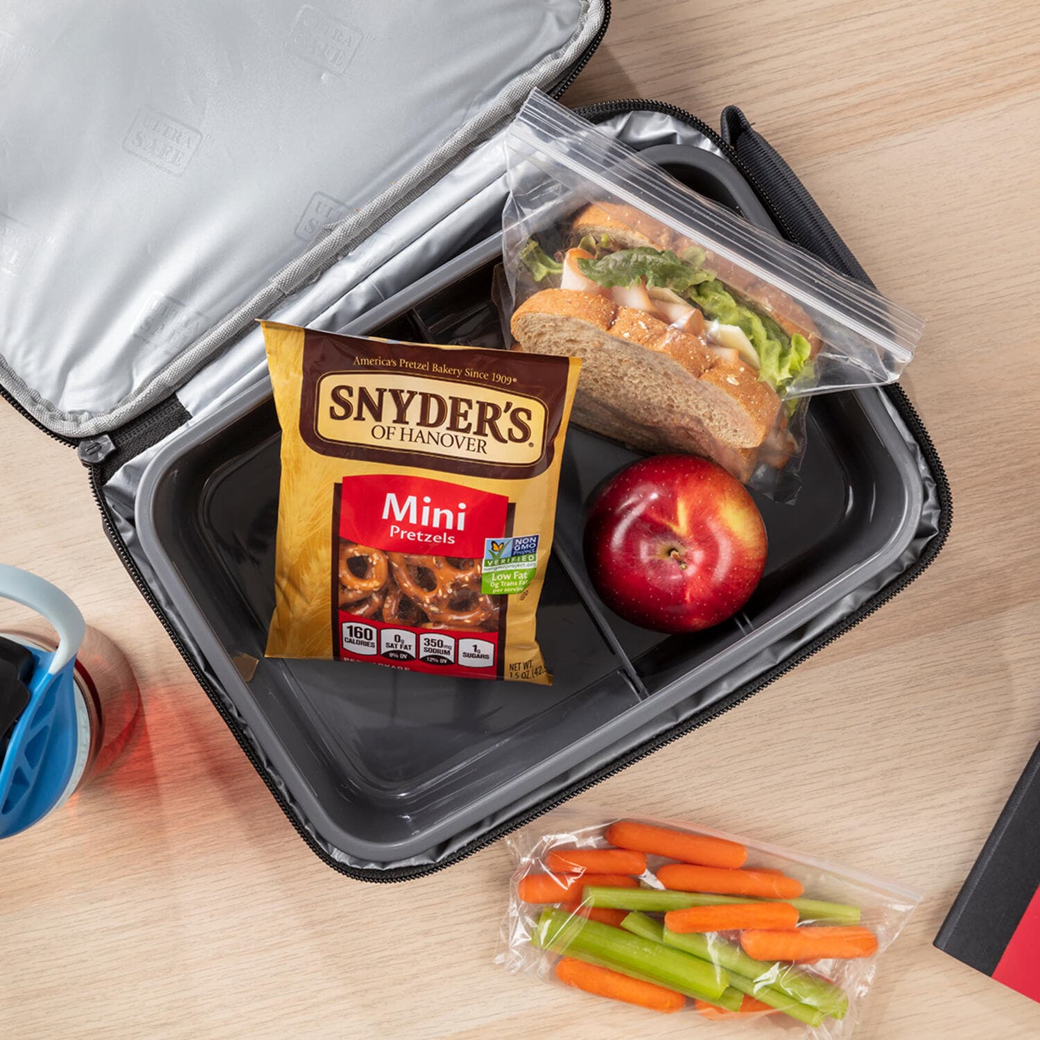 Snyder's of Hanover, Mini Pretzels, Lunch-Box Sized Snack Packs, 6 Pack